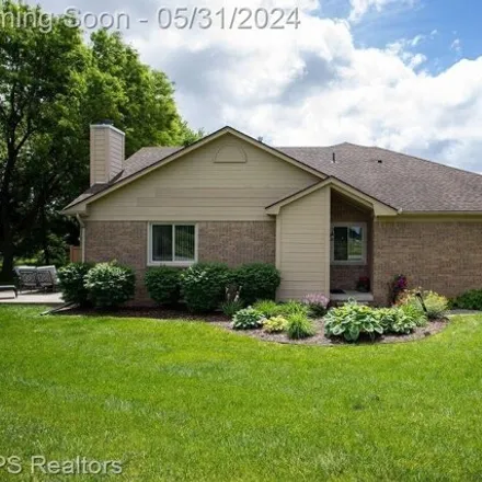 Buy this 2 bed condo on 15344 Windmill Court in Macomb Township, MI 48044