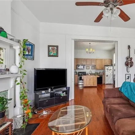 Image 9 - 818 Valmont Street, New Orleans, LA 70115, USA - House for sale