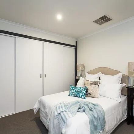 Image 6 - 30 Galahad Crescent, Glen Waverley VIC 3150, Australia - Apartment for rent