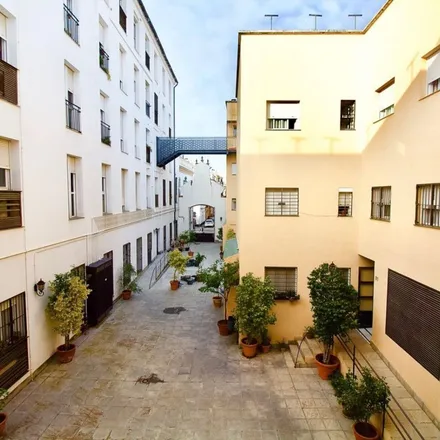 Image 9 - Calle Pasaje Mallol, 22, 41003 Seville, Spain - Apartment for rent
