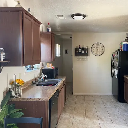 Image 5 - 3317 Condershire Drive Southwest, Albuquerque, NM 87121, USA - House for sale