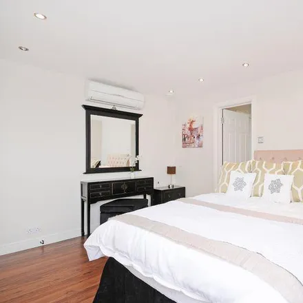 Image 9 - Finchley Road, London, NW8 0SG, United Kingdom - Apartment for rent