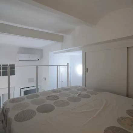 Image 6 - Calle de Rodrigo Uhagón, 28026 Madrid, Spain - Apartment for rent