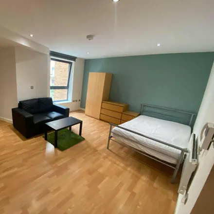 Image 4 - West One Space, Broomhall Street, Devonshire, Sheffield, S3 7SD, United Kingdom - Apartment for rent