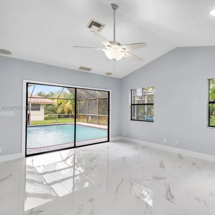 Image 9 - 233 Northwest 119th Drive, Coral Springs, FL 33071, USA - House for sale