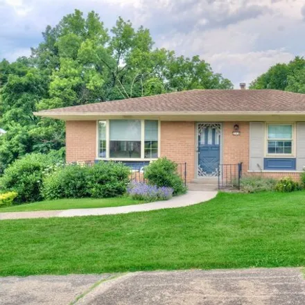 Buy this 3 bed house on 218 Knollwood Dr in Highland Heights, Kentucky