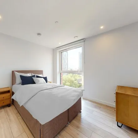 Rent this 3 bed apartment on Roman Southwark in Thrale Street, Bankside