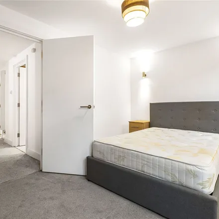 Image 4 - hub by Premier Inn, 1-9 Quaker Street, Spitalfields, London, E1 6SN, United Kingdom - Apartment for rent