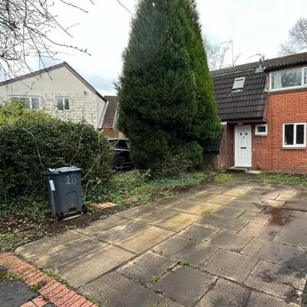 Rent this 4 bed duplex on Chaffinch Close in Oakwood, Warrington