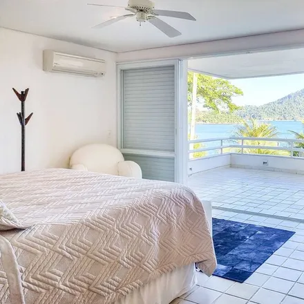 Rent this 8 bed house on Angra dos Reis