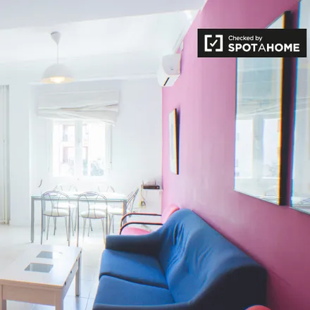 Rent this 5 bed room on Edificio Rotonda in Avenida de la Ciudad de Barcelona, 81