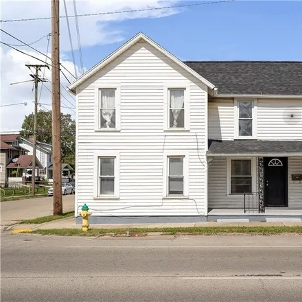 Buy this 6 bed duplex on West North Street in Springfield, OH 45504