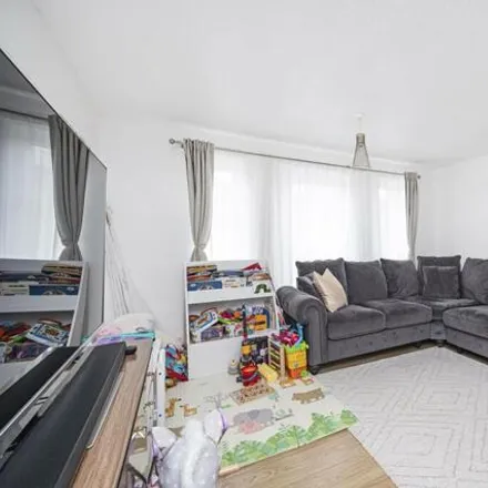 Image 6 - Bonner Primary School, Stainsbury Street, London, E2 0NF, United Kingdom - Apartment for sale