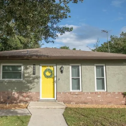 Buy this 2 bed house on 2677 14th Street in Saint Cloud, FL 34769