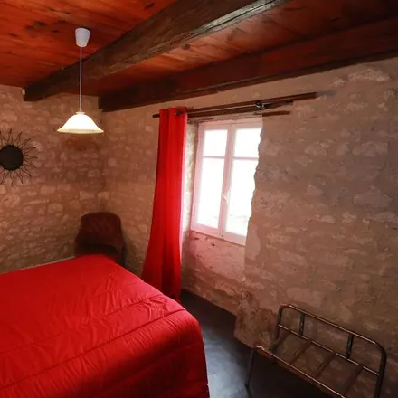Rent this 2 bed house on 82110 Cazes-Mondenard