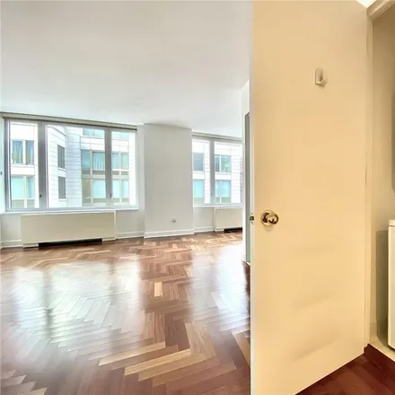 Image 5 - 220 Riverside Boulevard, New York, NY 10069, USA - Condo for sale