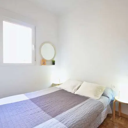 Rent this 2 bed apartment on Madrid in Colegio Salesianos de Atocha, Ronda de Atocha