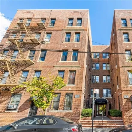 Buy this 3 bed condo on 1506 Overing Street in New York, NY 10461