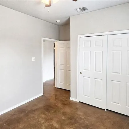 Image 3 - 241 Rosedale Avenue, New Braunfels, TX 78130, USA - Apartment for rent
