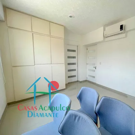 Buy this 2 bed apartment on Cerrada Lomas del Mar in Fraccionamiento Deportivo, 39300 Acapulco