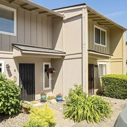 Buy this 2 bed condo on 1107 Stevens Street in Medford, OR 97504