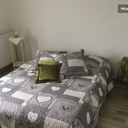 Rent this 3 bed apartment on 41 Rue de la Gare in 21270 Pontailler-sur-Saône, France