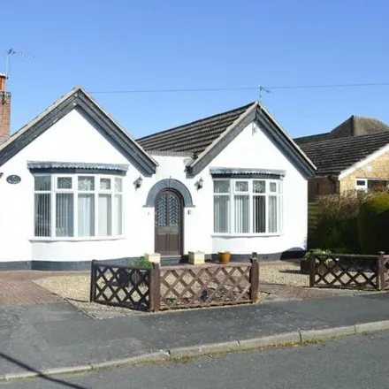 Buy this 3 bed house on Woodside Road in Oadby, LE2 4RJ