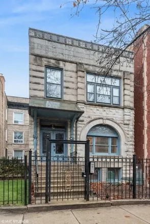 Buy this 6 bed house on 930 West Newport Avenue in Chicago, IL 60657
