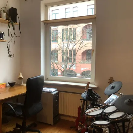 Rent this 3 bed apartment on Francesca & Fratelli in Limmerstraße 47, 30451 Hanover