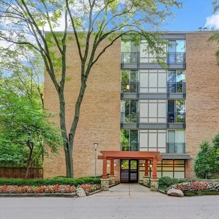 Buy this 1 bed condo on 1788 Four Lakes Avenue in Lisle, IL 60532