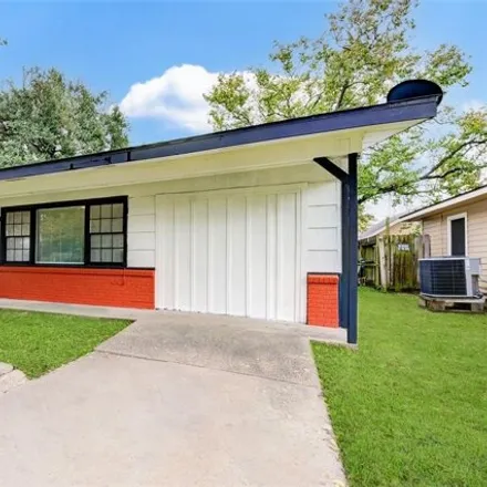 Buy this 3 bed house on 2005 3rd Avenue North in Heights, Texas City