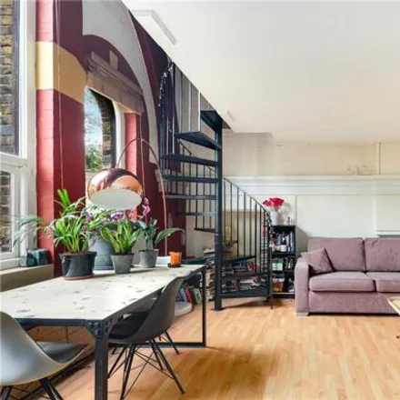 Image 1 - Temple Court, 52 Rectory Square, London, E1 3NU, United Kingdom - Apartment for sale