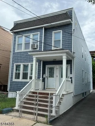 Rent this 3 bed duplex on 394 North 6th Street in Roseville, Newark