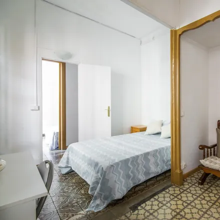 Rent this 4 bed room on Carrer de Verdi in 54, 08012 Barcelona