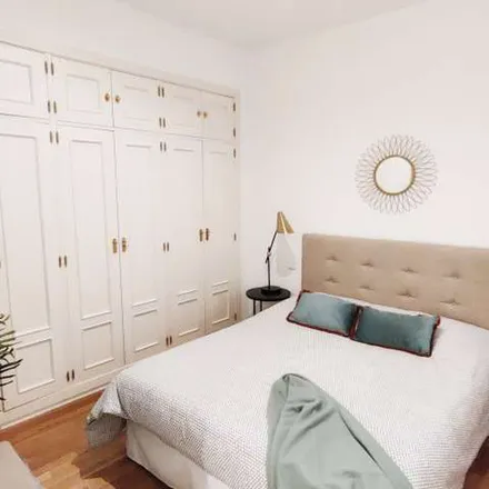 Rent this 3 bed apartment on Madrid in Teatro de la Zarzuela, Calle de Jovellanos