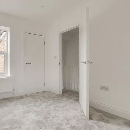 Image 4 - Coleman Road, London, DA17 5AN, United Kingdom - Duplex for rent