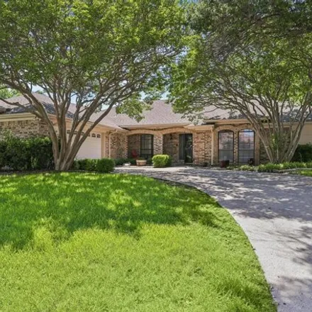 Image 2 - 4649 Hillside Drive, North Richland Hills, TX 76180, USA - House for sale