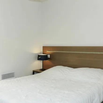 Rent this 2 bed townhouse on 85180 Les Sables-d'Olonne