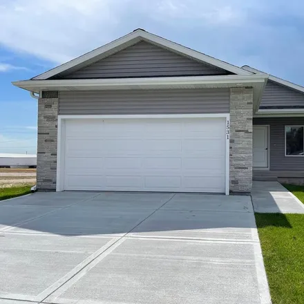 Buy this 4 bed house on 1100 East 5th Street in Grand Island, NE 68801