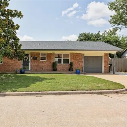 Image 2 - 648 NW 17th St, Moore, Oklahoma, 73160 - House for sale