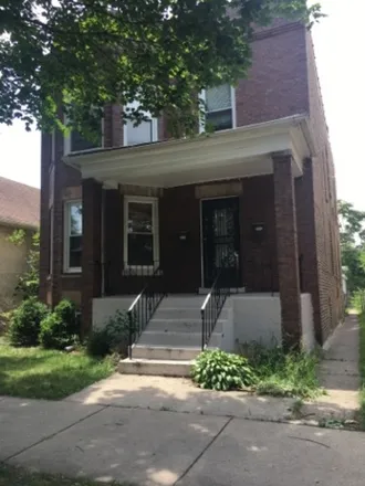 Rent this 3 bed duplex on 7618 S St Lawrence Ave