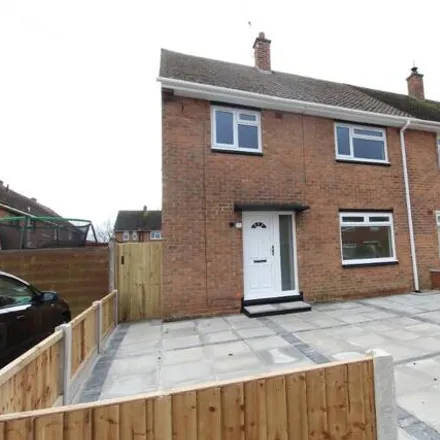 Rent this 3 bed house on Heather Close in Ellesmere Port, CH66 4QT