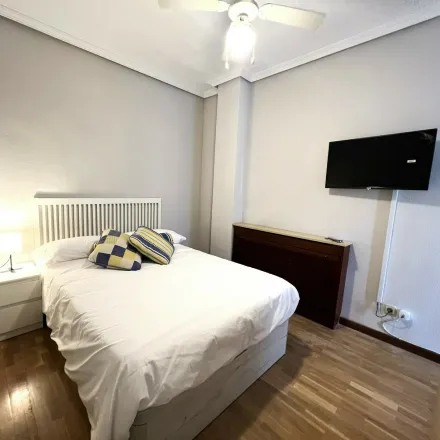 Rent this studio room on Calle del Divino Pastor in 32, 28004 Madrid
