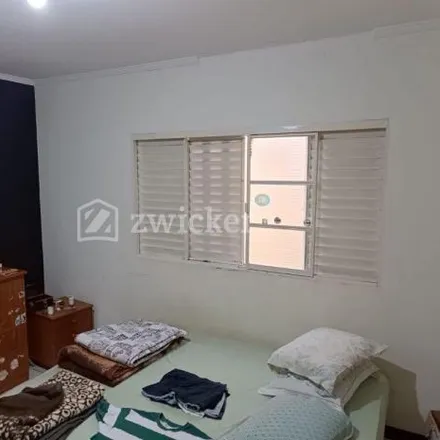Buy this 2 bed house on Rua Fernão Dias Paes Leme in Lençóis Paulista, Lençóis Paulista - SP