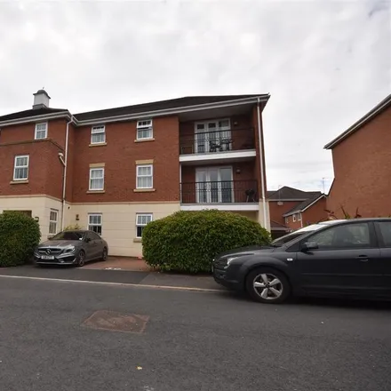 Rent this 2 bed apartment on Reins Croft in Parkgate, CH64 3TR