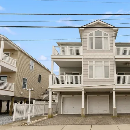 Buy this 3 bed condo on Watergate in East Roberts Avenue, Wildwood