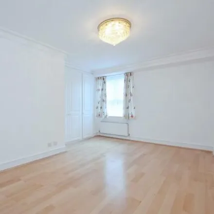 Image 7 - Beverly House, 133 Park Road, London, NW8 7JD, United Kingdom - Apartment for rent