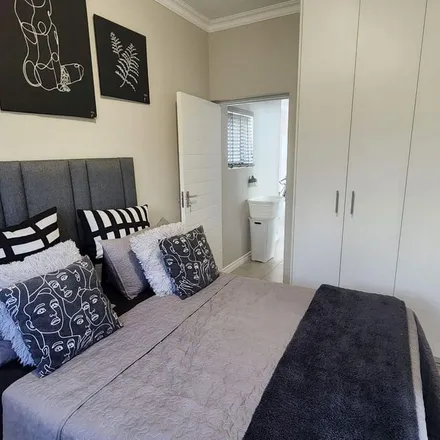 Image 3 - Kruis Road, Cape Town Ward 7, Western Cape, 7560, South Africa - Apartment for rent
