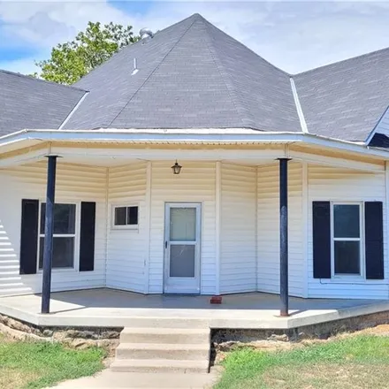 Buy this 4 bed house on 313 North 12th Street in Okemah, Okfuskee County