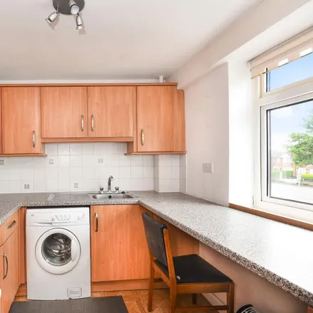 Rent this 2 bed apartment on Oxford Road in Cherwell District, OX5 2PB